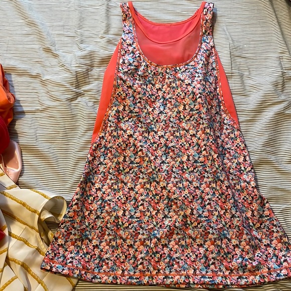 Lululemon tank - Picture 1 of 3